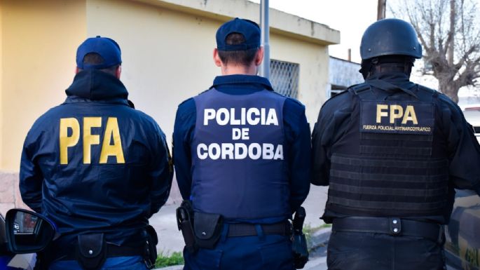 Hallaron varias dosis de marihuana tras controlar a dos sujetos