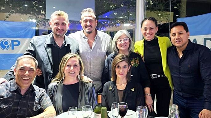 Festejo en el mes “de la dignidad docente”