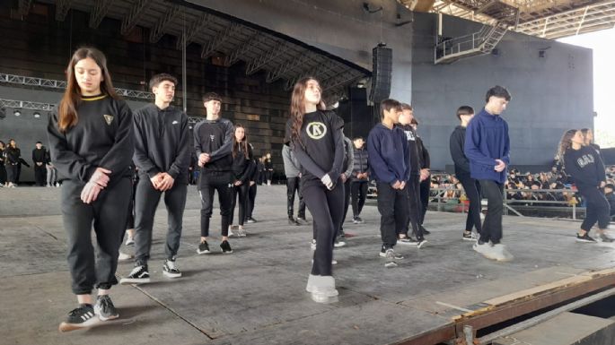 Los alumnos del Rivadavia ultiman detalles para la Farándula