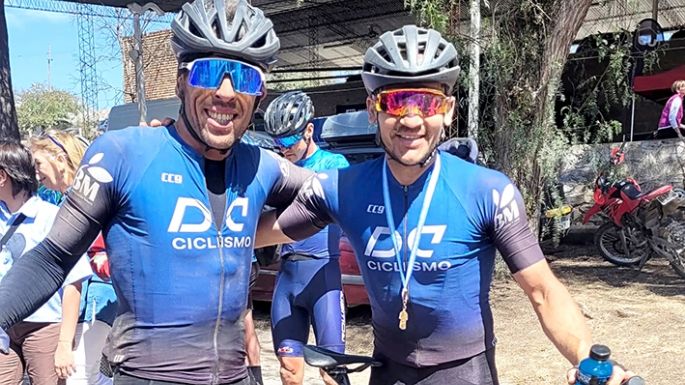 Dos podios locales