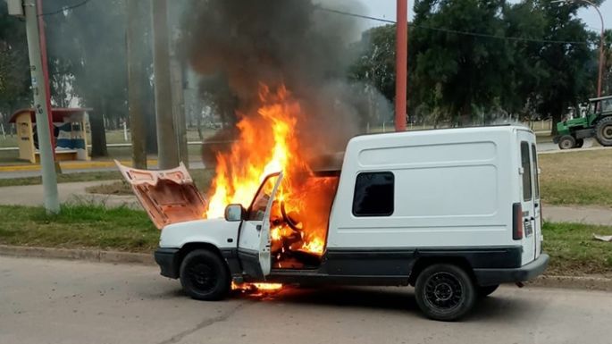 Un incendio destruyó un utilitario en Ticino
