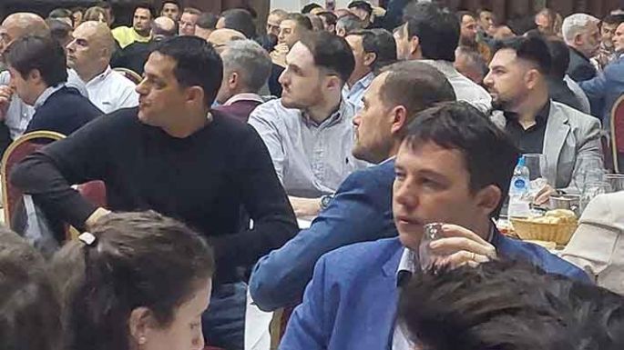 Accastello cenó con empresarios