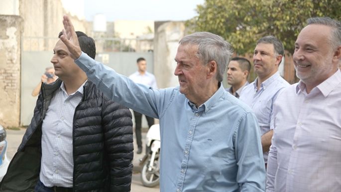 Juan Schiaretti entregó recursos y repartió elogios hacia Accastello