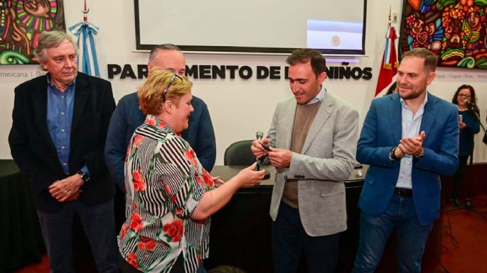 Entregaron 40 pulsadores de alarmas comunitarias para 8 barrios de Villa María