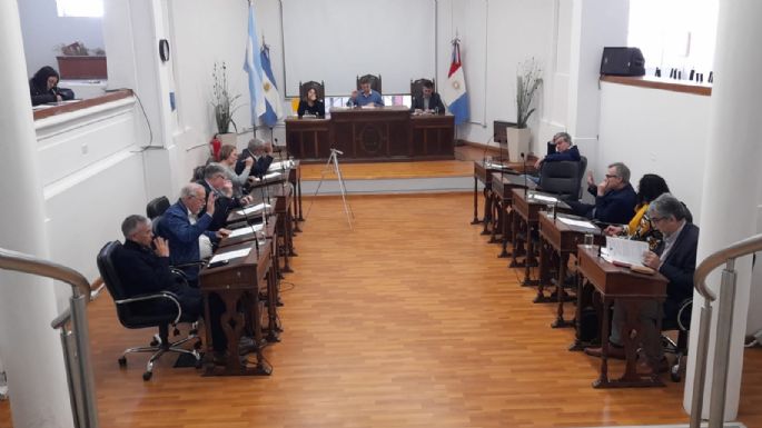 Teatro de Herejes realizó un reclamo con intervención artística en el Deliberante