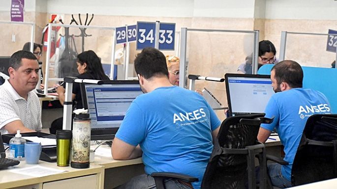 Veinte mil pesos en dos tramos, a quienes reciban  prestaciones  por desempleo