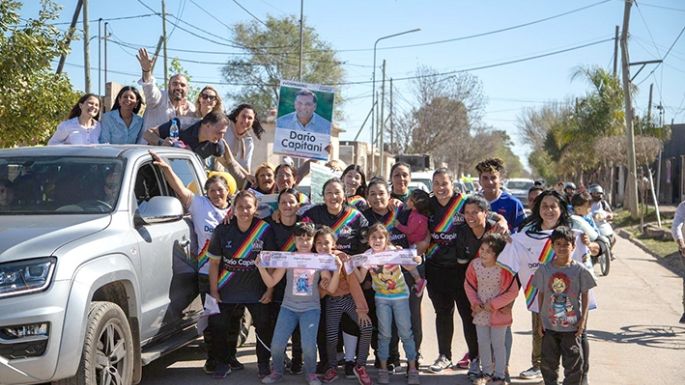 Capitani encabezó una extensa caravana
