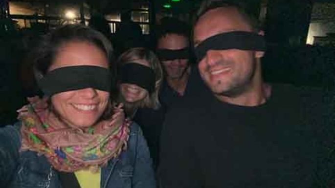 Experiencia sensorial con los ojos vendados
