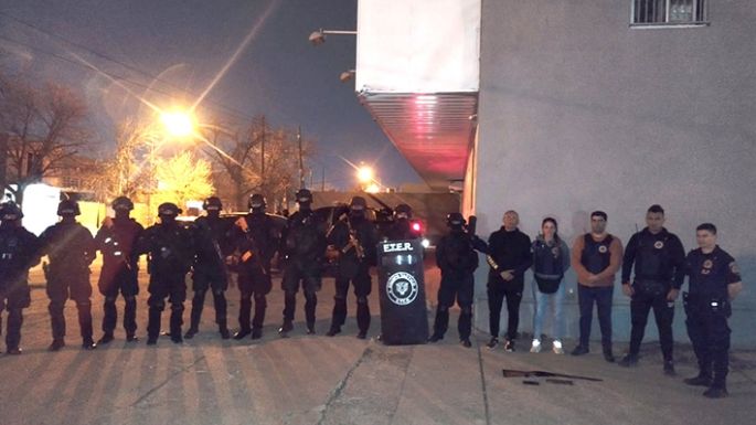 Atrincherado desde un techo, tuvo en vilo a la Policía por varias horas