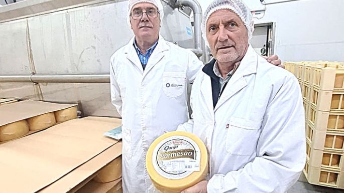 El presidente de Coninagro visitó cooperativas lácteas de la región
