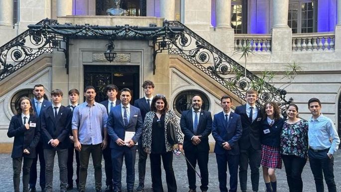 Estudiantes ganadores del Modelo Naciones Unidas visitaron la sede de la ONU en Buenos Aires
