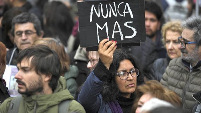 Protestas por un acto negacionista