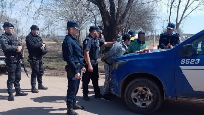 Robaron en un comercio, escaparon en moto y fueron detenidos