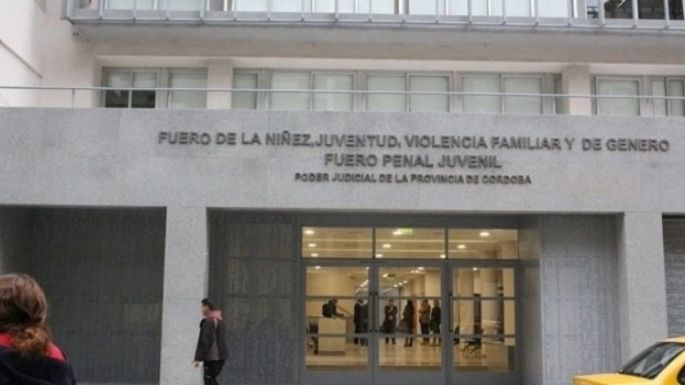Acusan a un hombre por lesionar de gravedad a su bebé de dos meses