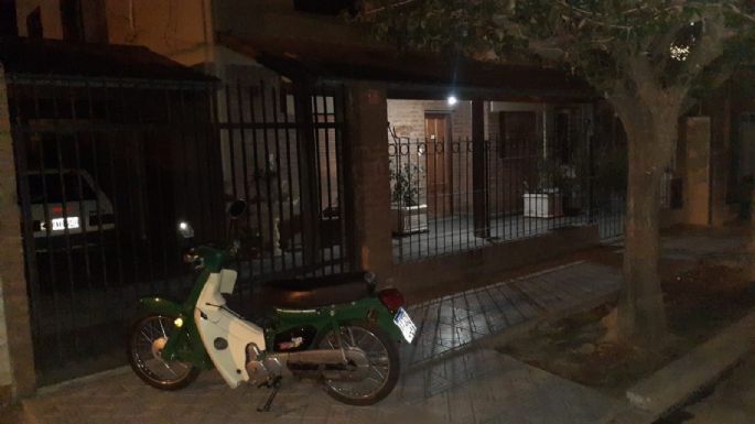Recuperaron una moto robada que había sido abandonada en la calle