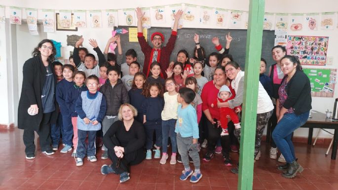 Llevan títeres, teatro, circo y cuentos a escuelas rurales de la zona