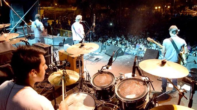 Accastello adelantó que quieren reflotar el Costanera Rock