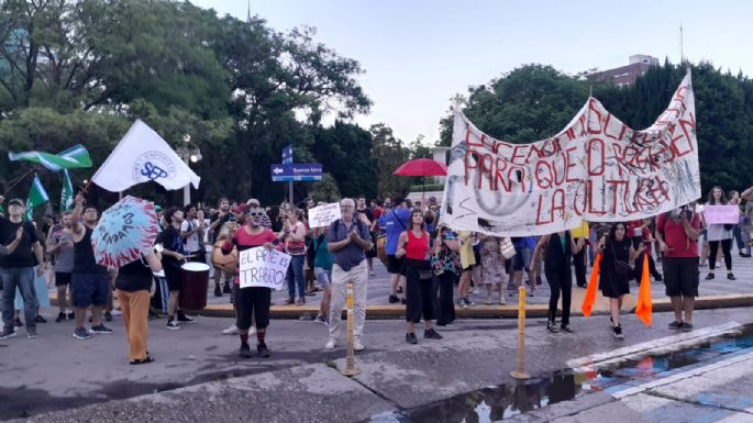 La cultura villamariense se movilizó en contra del DNU de Milei