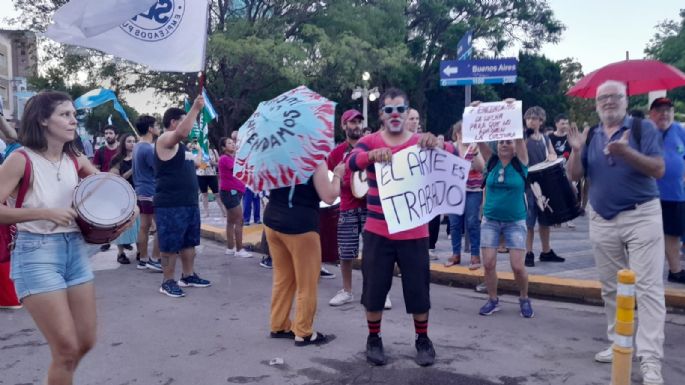 La cultura villamariense se movilizó en contra del DNU de Milei