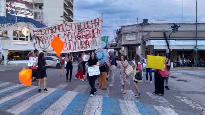 La cultura villamariense se movilizó en contra del DNU de Milei