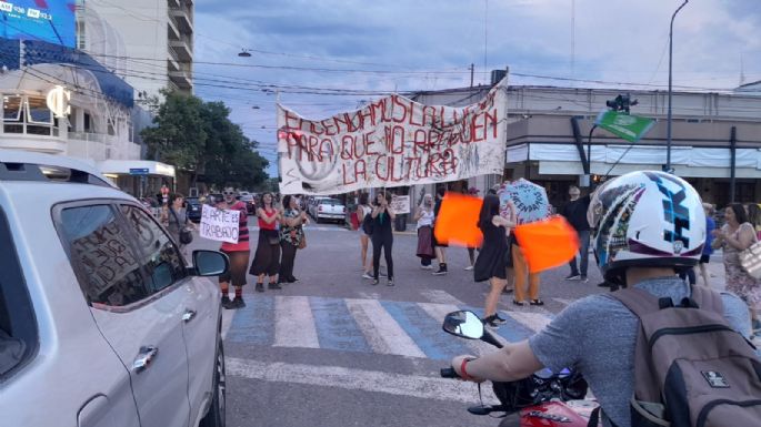 La cultura villamariense se movilizó en contra del DNU de Milei
