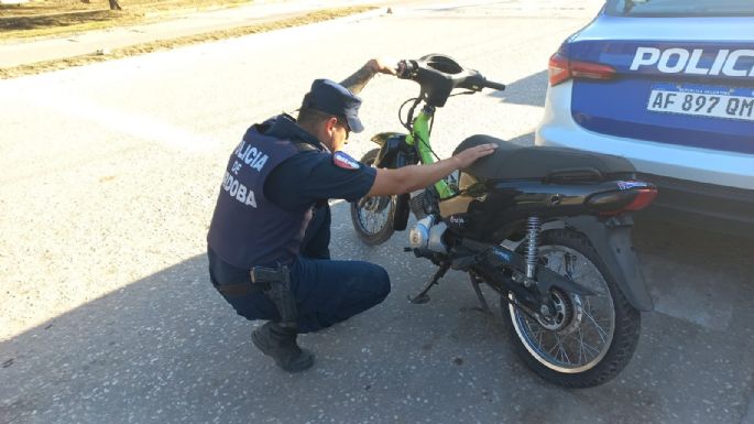 Un joven circulaba en una moto sin patente y terminó detenido