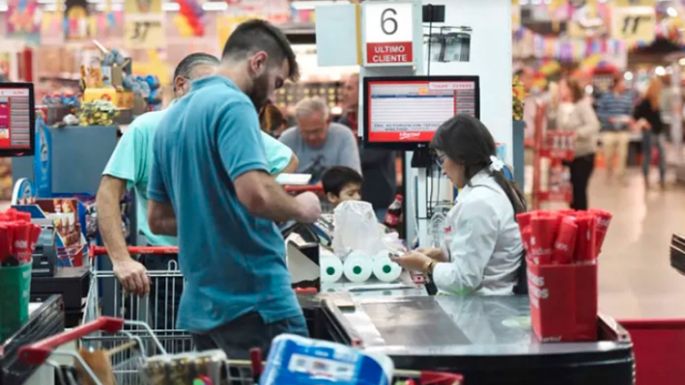 Se necesita casi medio millón de pesos al mes para no ser pobre