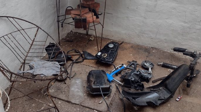 Secuestraron una motocicleta y varias motopartes en una vivienda
