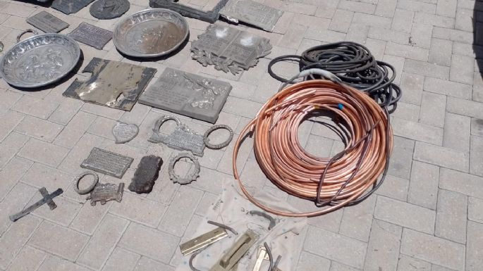 Secuestraron numerosas placas de bronce y otros elementos en una chacarita clandestina
