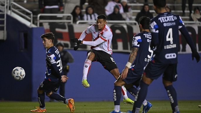 River igualó con Monterrey