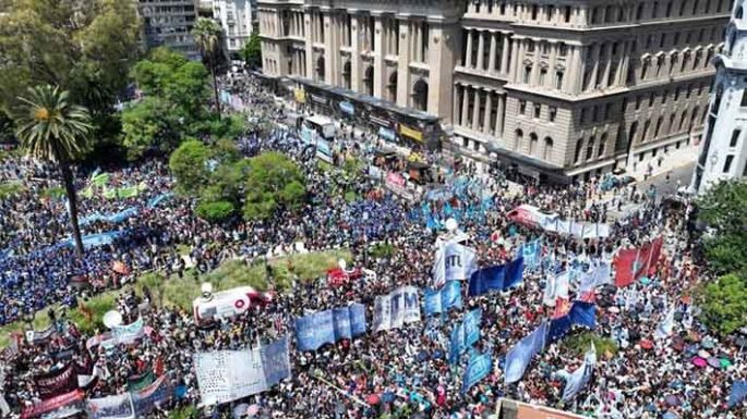 El Gobierno justificó ante la Justicia la reforma laboral mediante el DNU