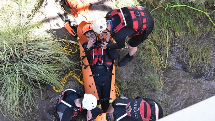 Bomberos de 15 localidades se capacitaron en rescate acuático