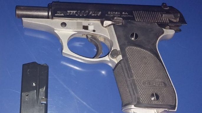 Un conductor detenido con un arma de fuego sobre la ruta 20