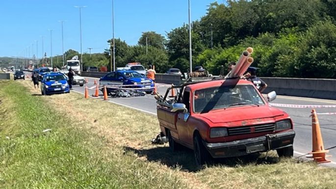 Murió un motociclista tras chocar contra una camioneta