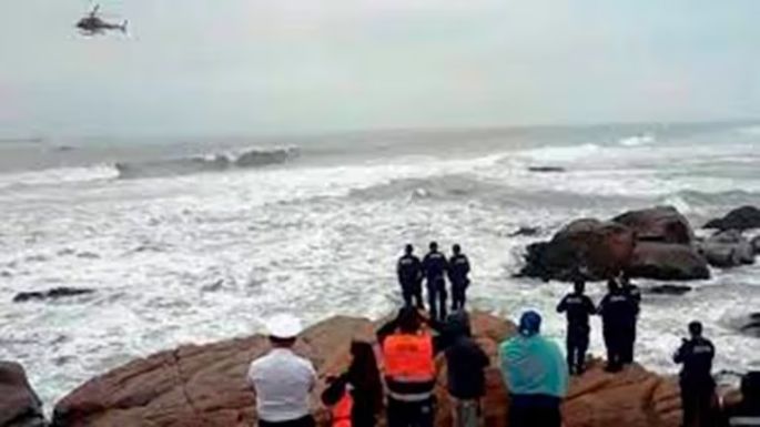 Chile: buscan a un argentino que se lanzó al mar para rescatar a su sobrino