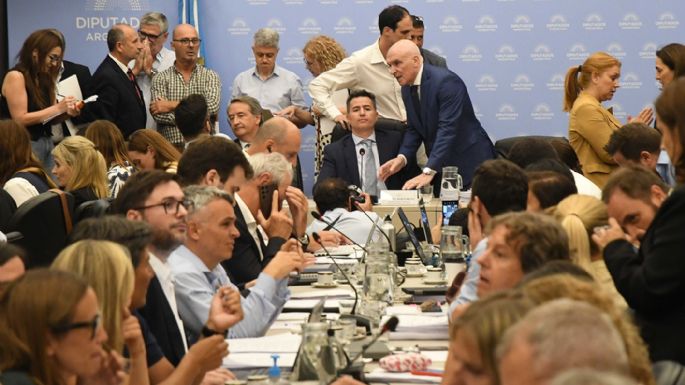 El oficialismo se apresta a emitir dictamen de mayoría junto a bloques dialoguistas