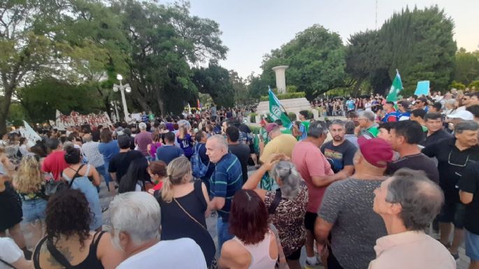 FOTOS - A la par del país, en Villa María se marchó contra el gobierno de Milei