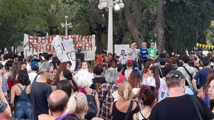 FOTOS - A la par del país, en Villa María se marchó contra el gobierno de Milei