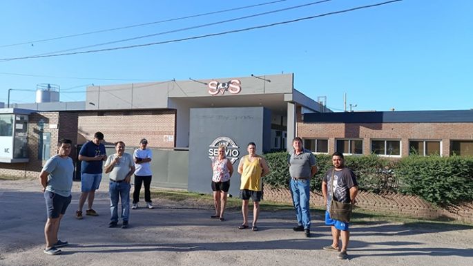 Denuncian despido discriminatorio