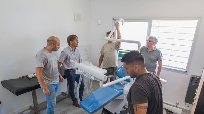 Moderno sillón de odontología para el dispensario Fantini