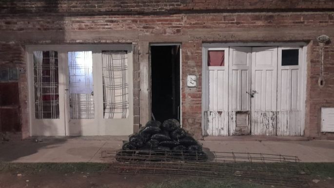 Hurtó materiales de una obra y los quiso cruzar a su propio domicilio