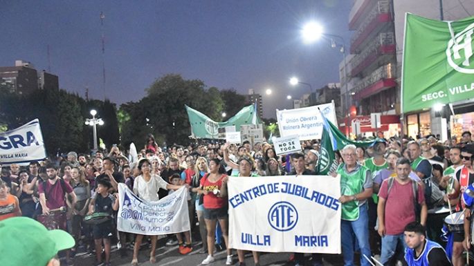 En contra del otorgamiento de  facultades extraordinarias a Milei