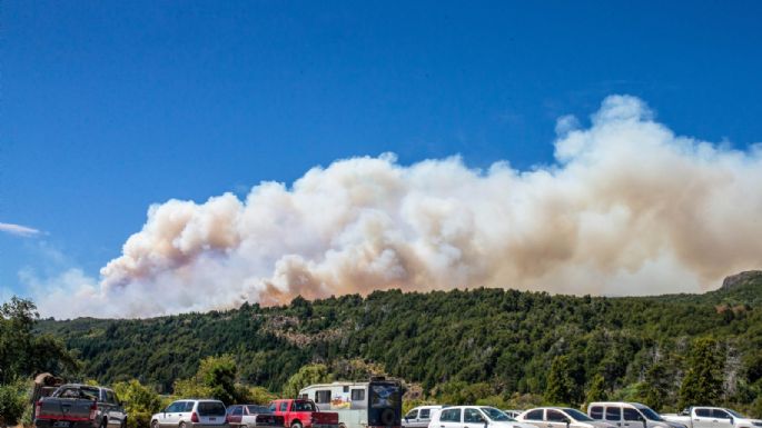 El fuego consumió 2.300 hectáreas en el Parque Nacional Los Alerces