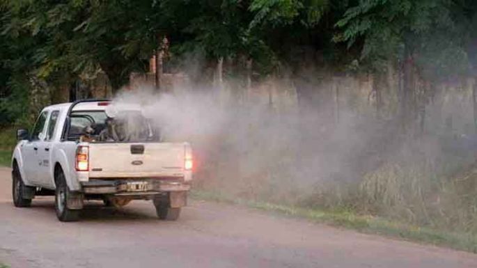 Fumigan contra los mosquitos
