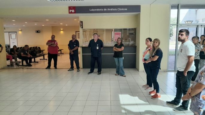 Asamblea en el Pasteur por despidos en el área de Salud de la provincia