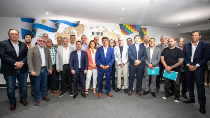 Un total de 500 intendentes presentaron un recurso de amparo contra el DNU