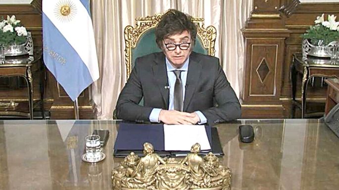 Tramitan por separado amparos contra el DNU