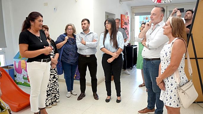 Accastello con la ministra Montero: jornada de trabajo en barrios