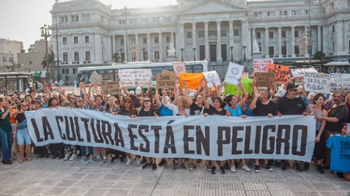 Cacerolazos y más