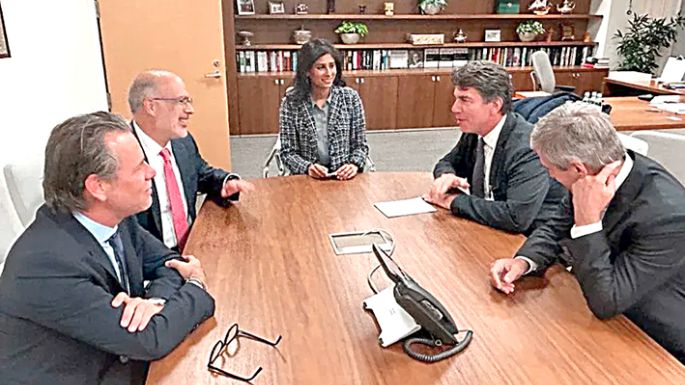 Caputo y Posse se reunieron con los enviados del Fondo Monetario